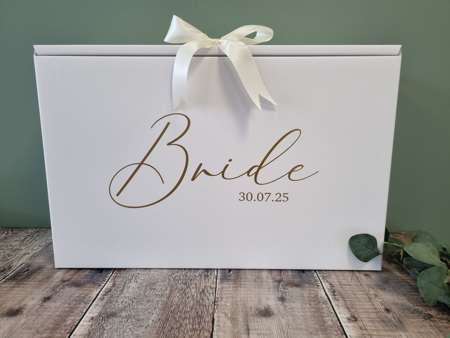 Elegant Wedding Dress Travel Box – Minimalist Bridal Gown Storage