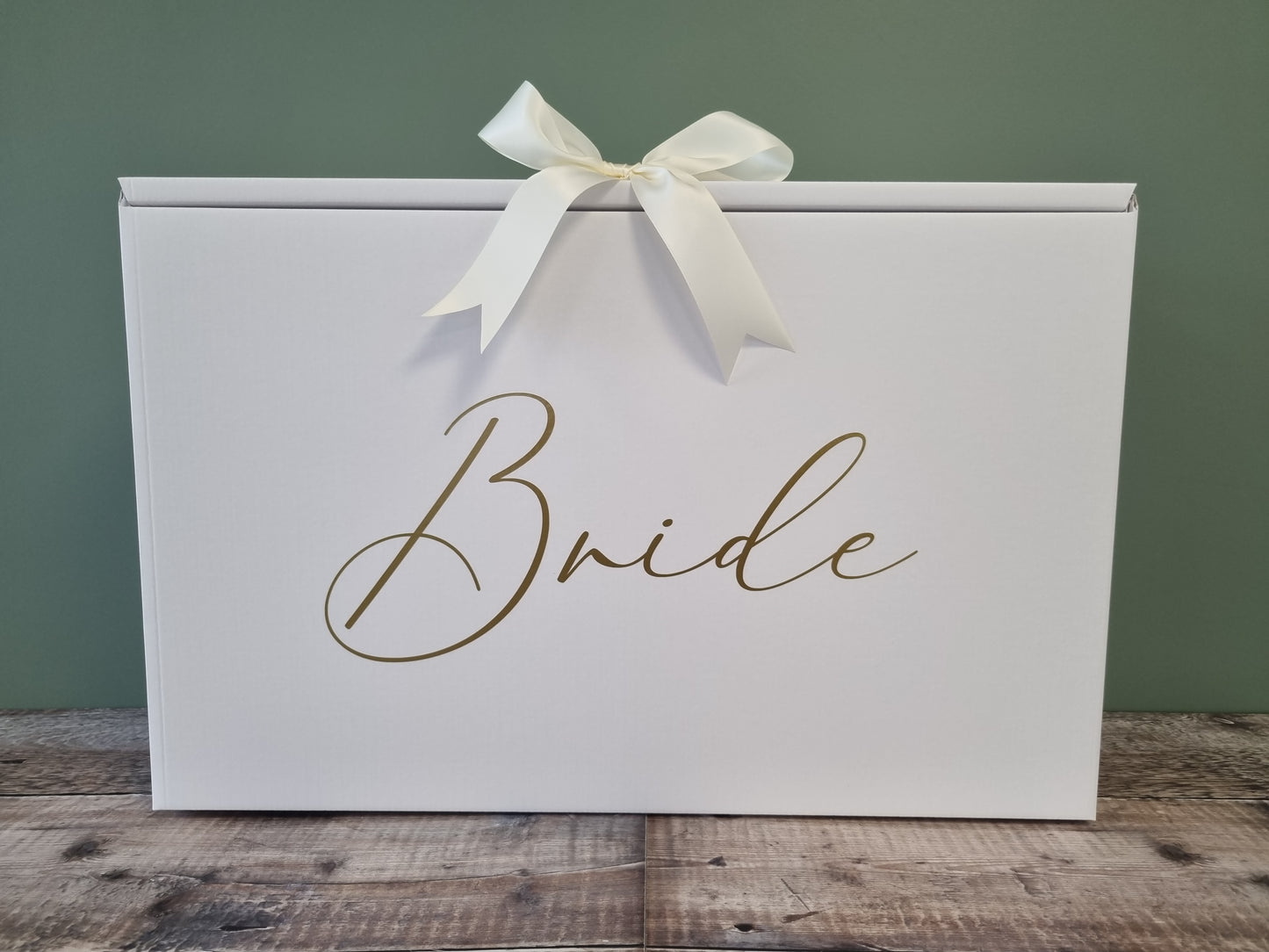 Elegant Wedding Dress Travel Box – Minimalist Bridal Gown Storage